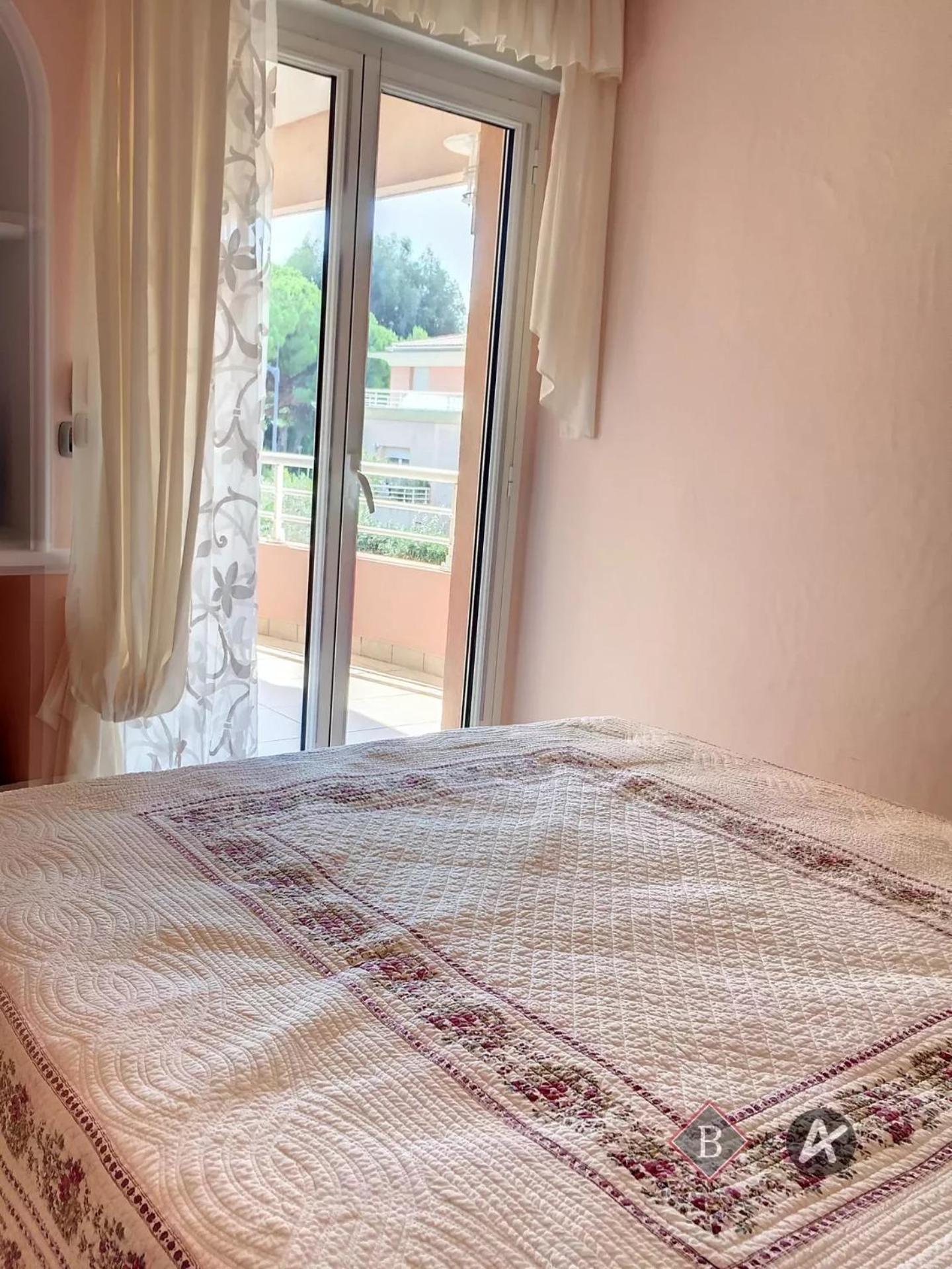 2 Pieces Meuble - Piscine * Cannes