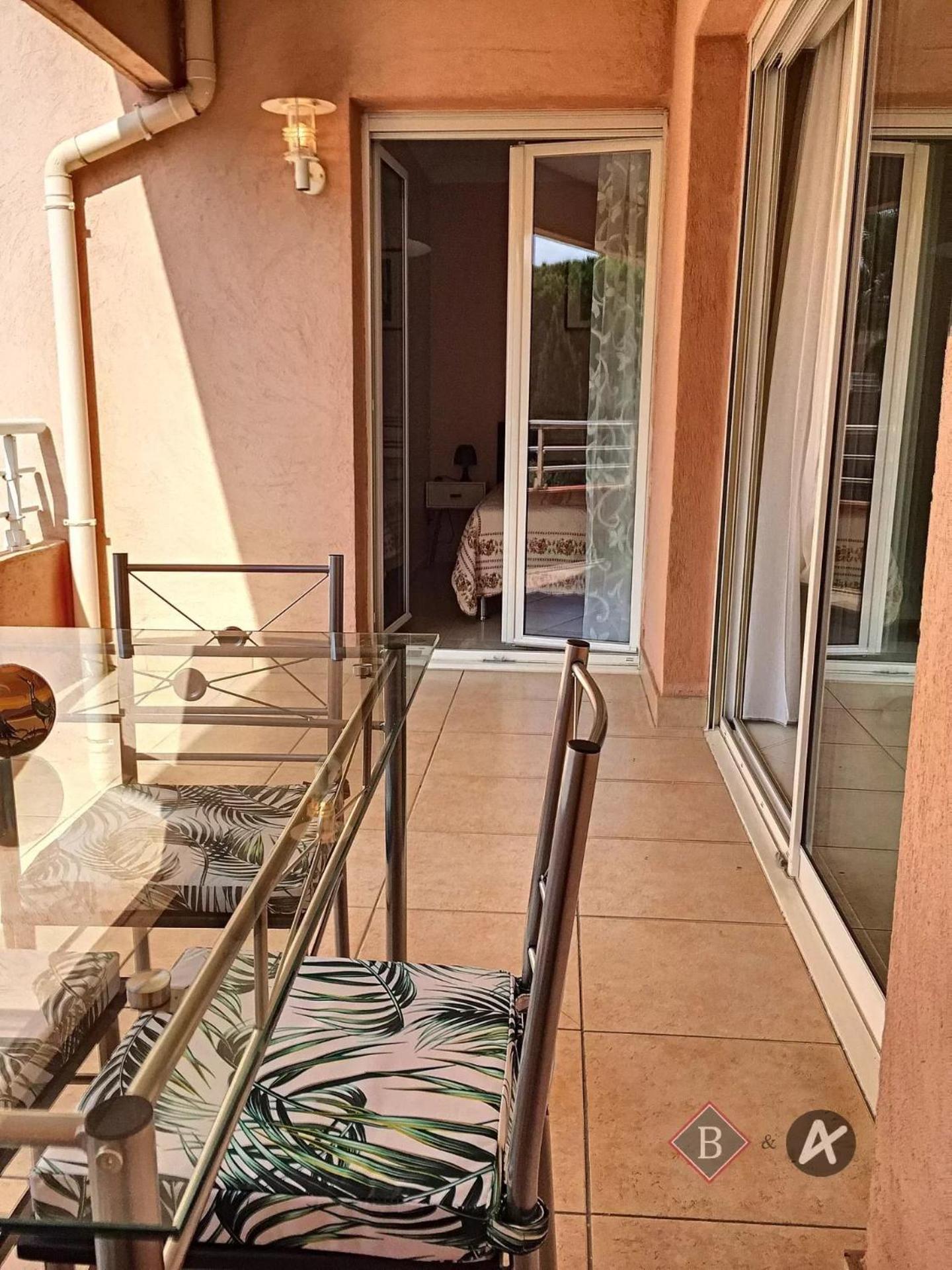 2 Pieces Meuble - Piscine